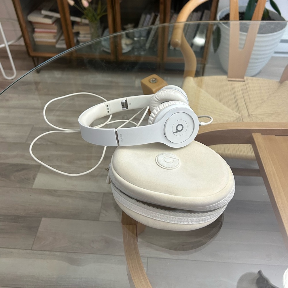 Beats by Dre White Over-Ear Headphones